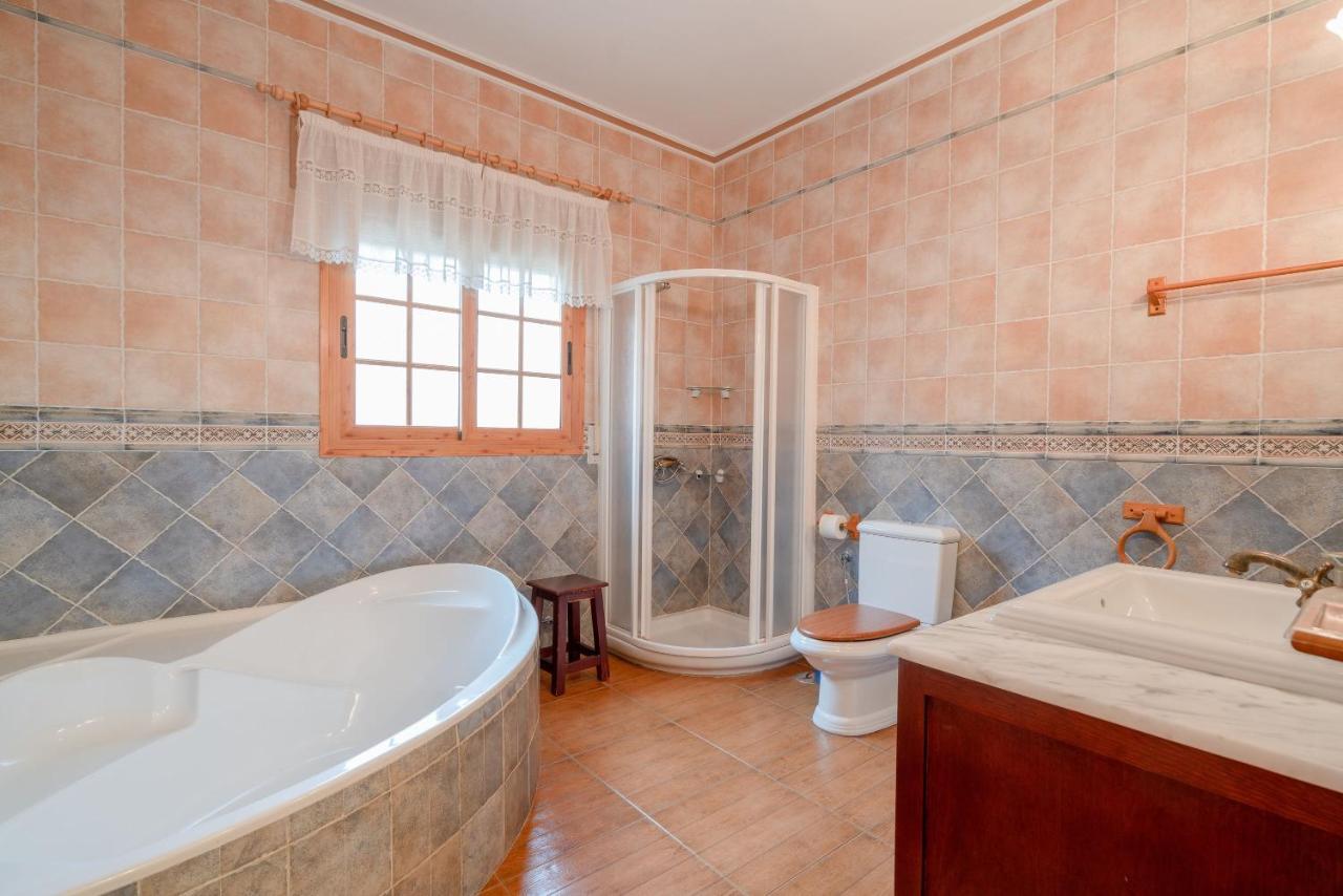 Cortijo La Encina Villa Sayalonga Exterior photo